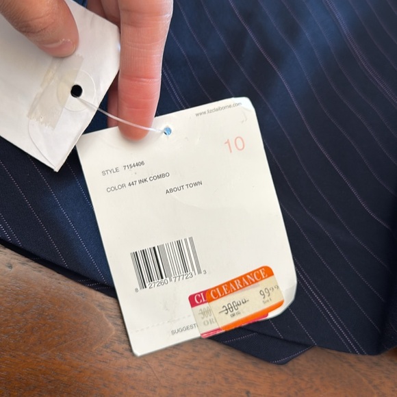 Liz Claiborne Suits New 2 Piece Coat & Pants Size 10 Stripe About Town Business - Picture 12 of 17